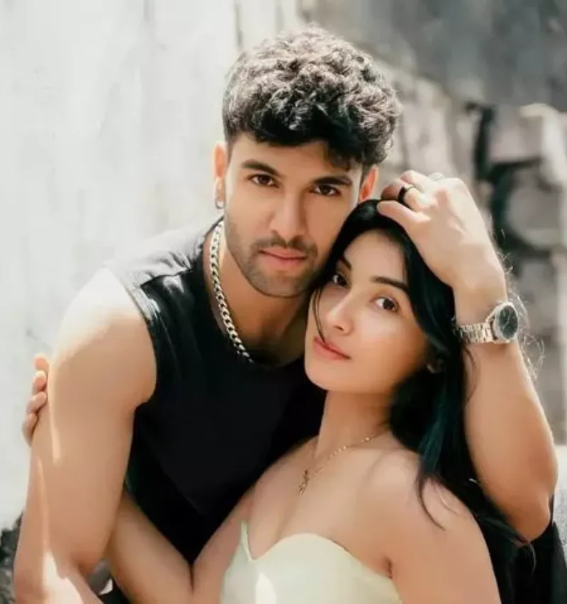 Akriti Negi Relationship