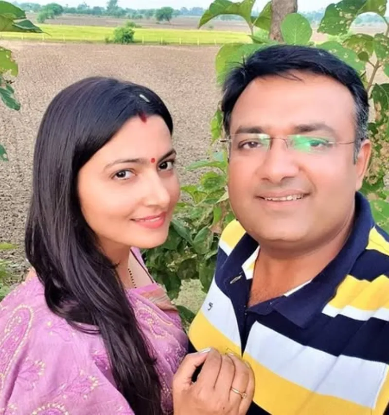 Chitra Tripathi Husband Name