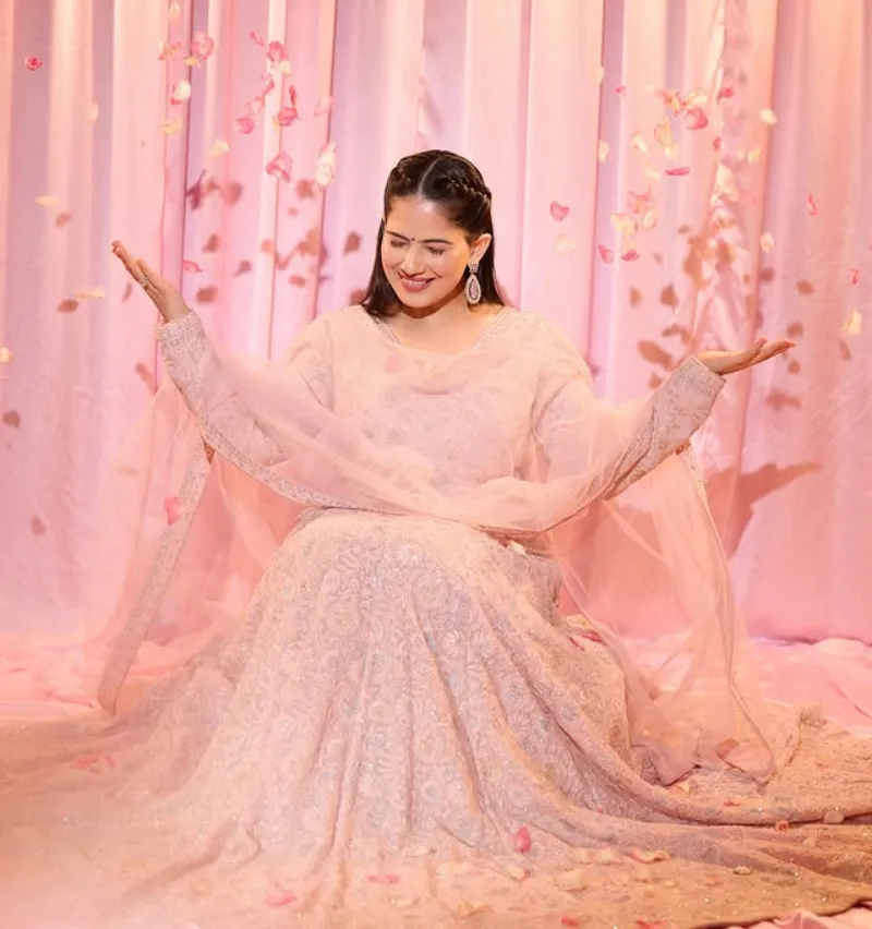 Jaya Kishori Social Media